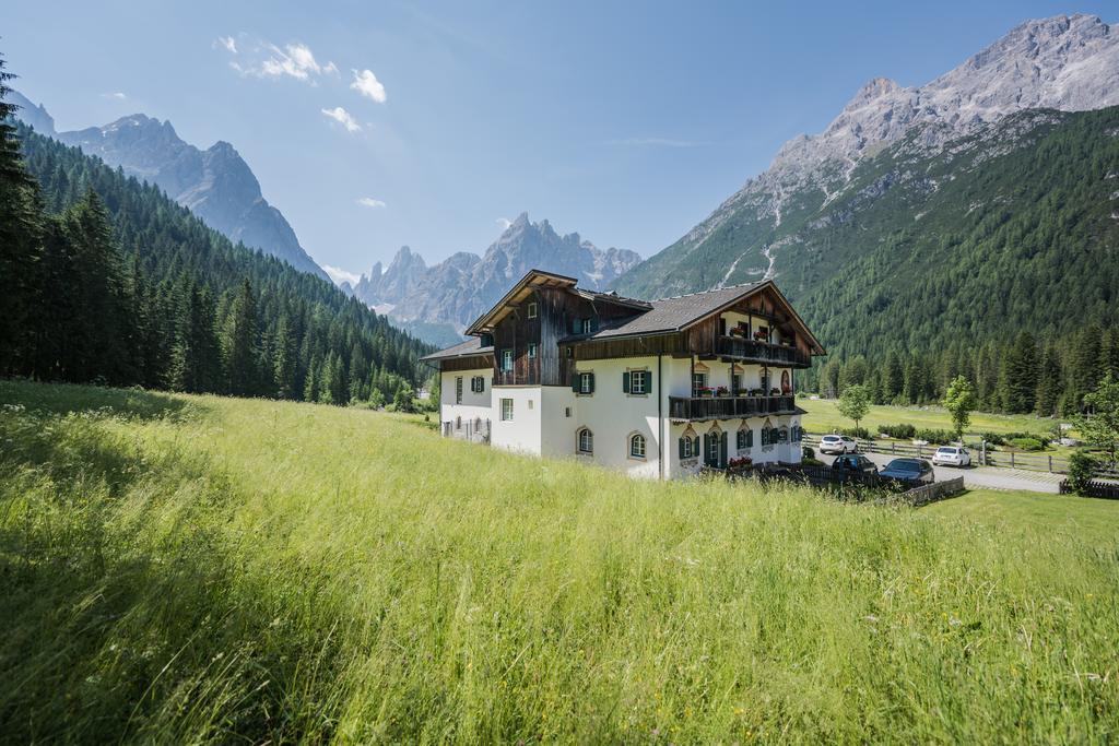 Hotel Dolomitenhof & Chalet Alte Post Sexten Exteriör bild