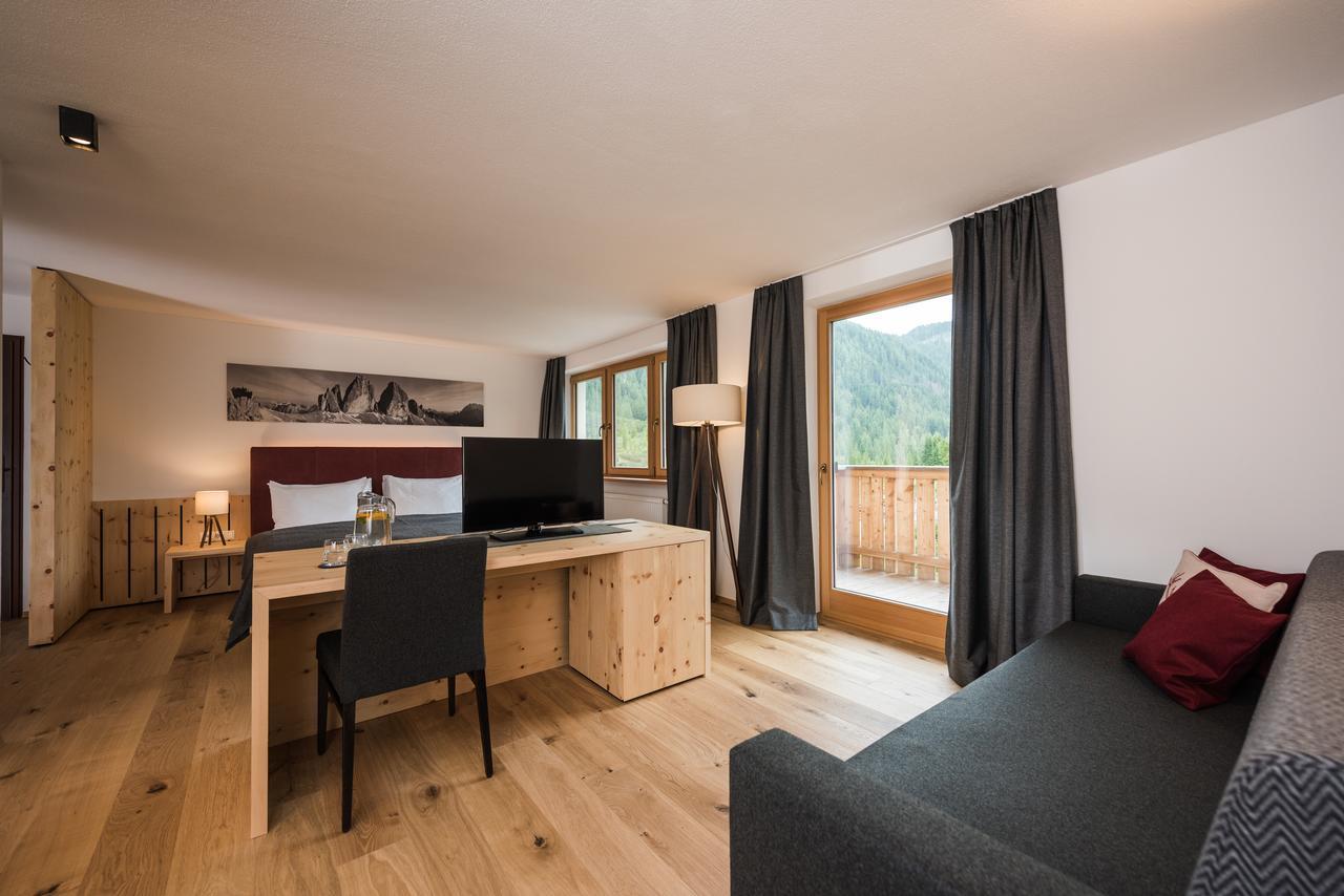 Hotel Dolomitenhof & Chalet Alte Post Sexten Exteriör bild